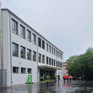 Einsatz : BMA 2 - Schulzentrum | Alle Abteilungen + Feuerwehr Schwäbisch Hall | 17.05.24